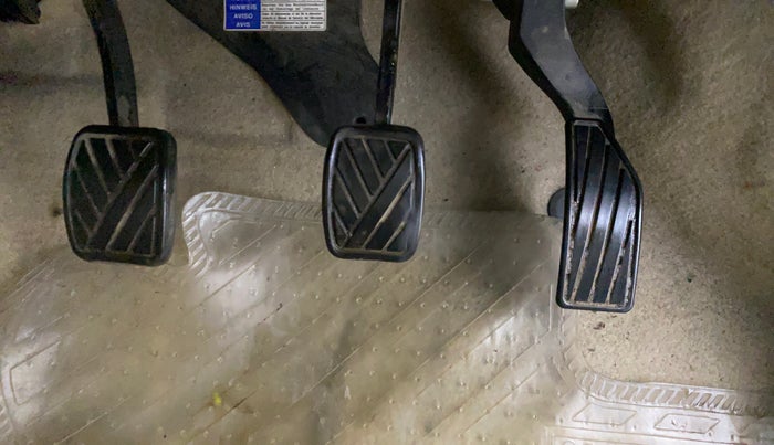 2015 Maruti Ertiga ZXI+, Petrol, Manual, 42,130 km, Pedals