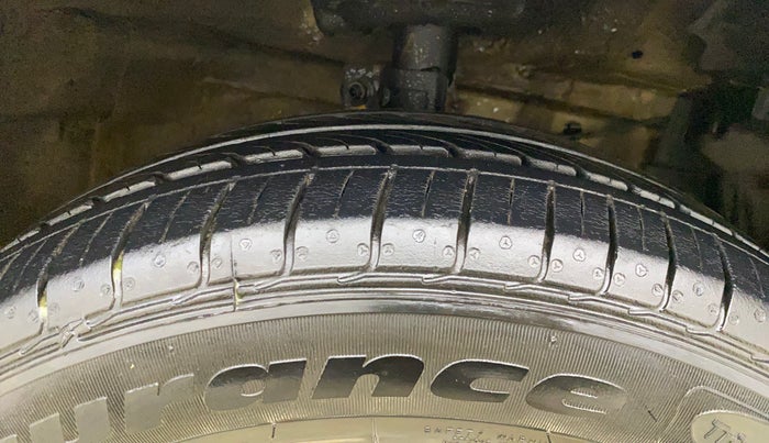 2015 Maruti Ertiga ZXI+, Petrol, Manual, 42,130 km, Right Front Tyre Tread