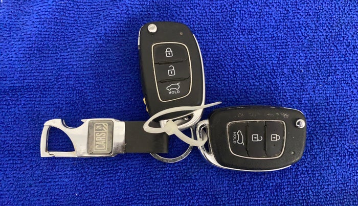 2017 Hyundai Creta E PLUS 1.6 PETROL, Petrol, Manual, 77,926 km, Key Close Up