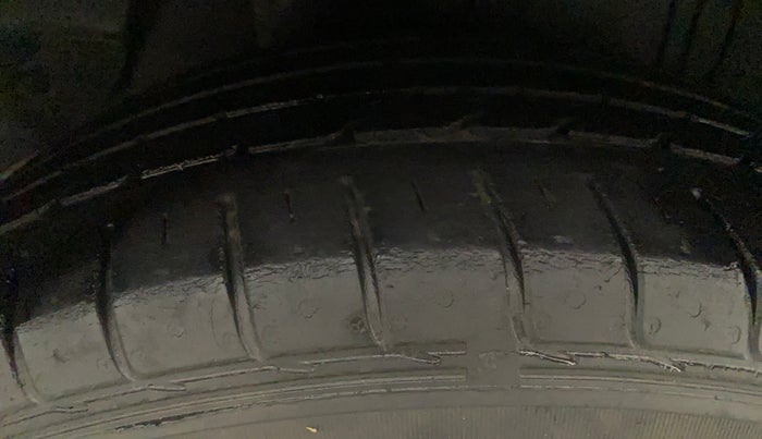 2017 Hyundai Creta E PLUS 1.6 PETROL, Petrol, Manual, 77,926 km, Right Rear Tyre Tread