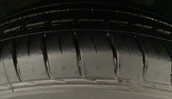 2017 Hyundai Creta E PLUS 1.6 PETROL, Petrol, Manual, 77,926 km, Right Front Tyre Tread