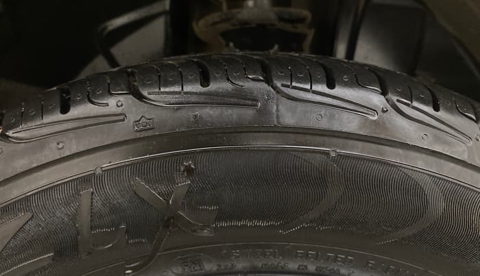 2016 Renault Kwid RXT 1.0, Petrol, Manual, 73,125 km, Right Front Tyre Tread