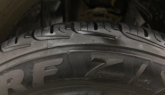 2016 Renault Kwid RXT 1.0, Petrol, Manual, 73,125 km, Left Front Tyre Tread