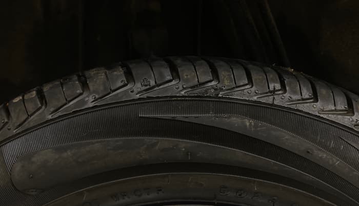 2016 Renault Kwid RXT 1.0, Petrol, Manual, 73,125 km, Right Rear Tyre Tread