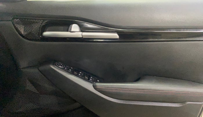 2019 KIA SELTOS GTX AT 1.4 PETROL, Petrol, Automatic, 31,785 km, Driver Side Door Panels Control