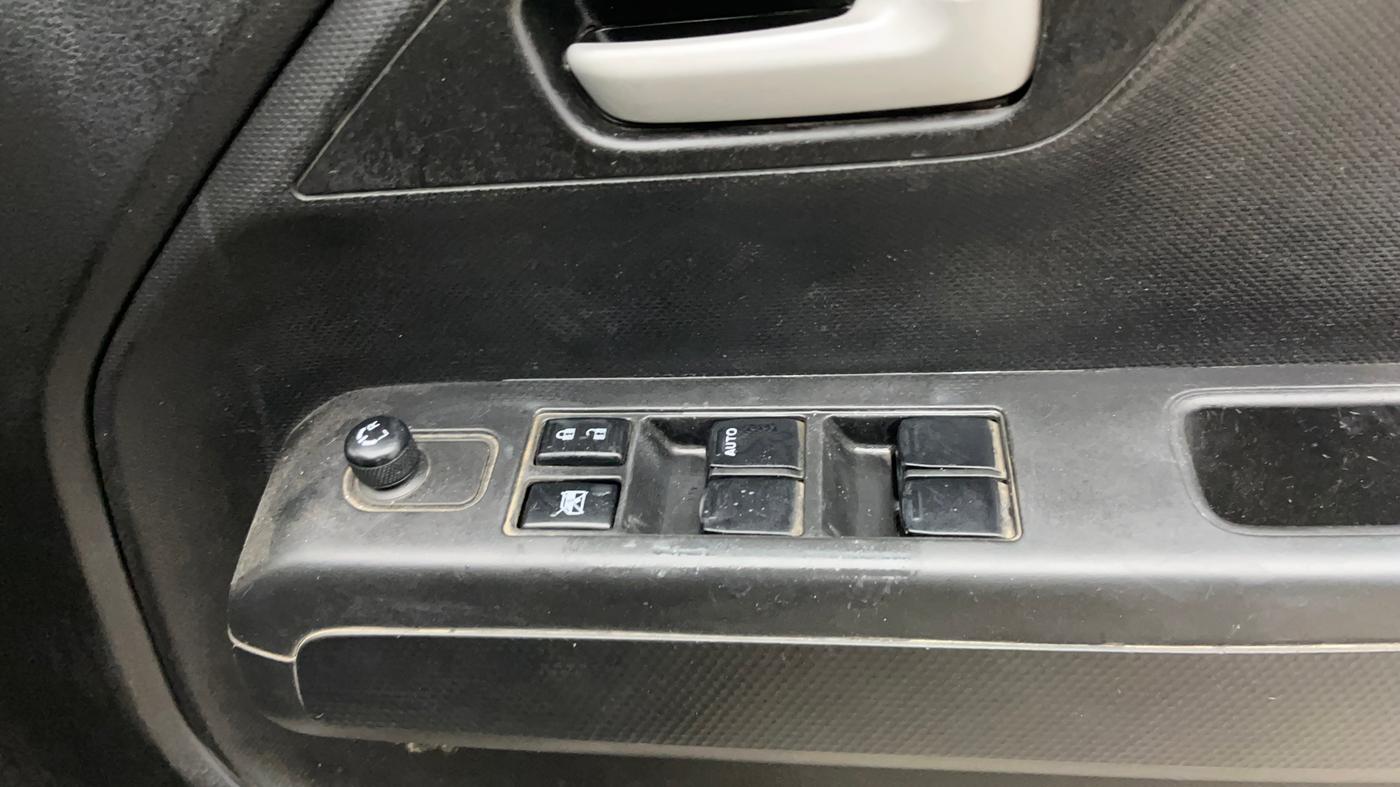 2023 Maruti New Wagon-R VXI CNG 1.0, CNG, Manual, 34,032 km, Driver Side Door Panels Control
