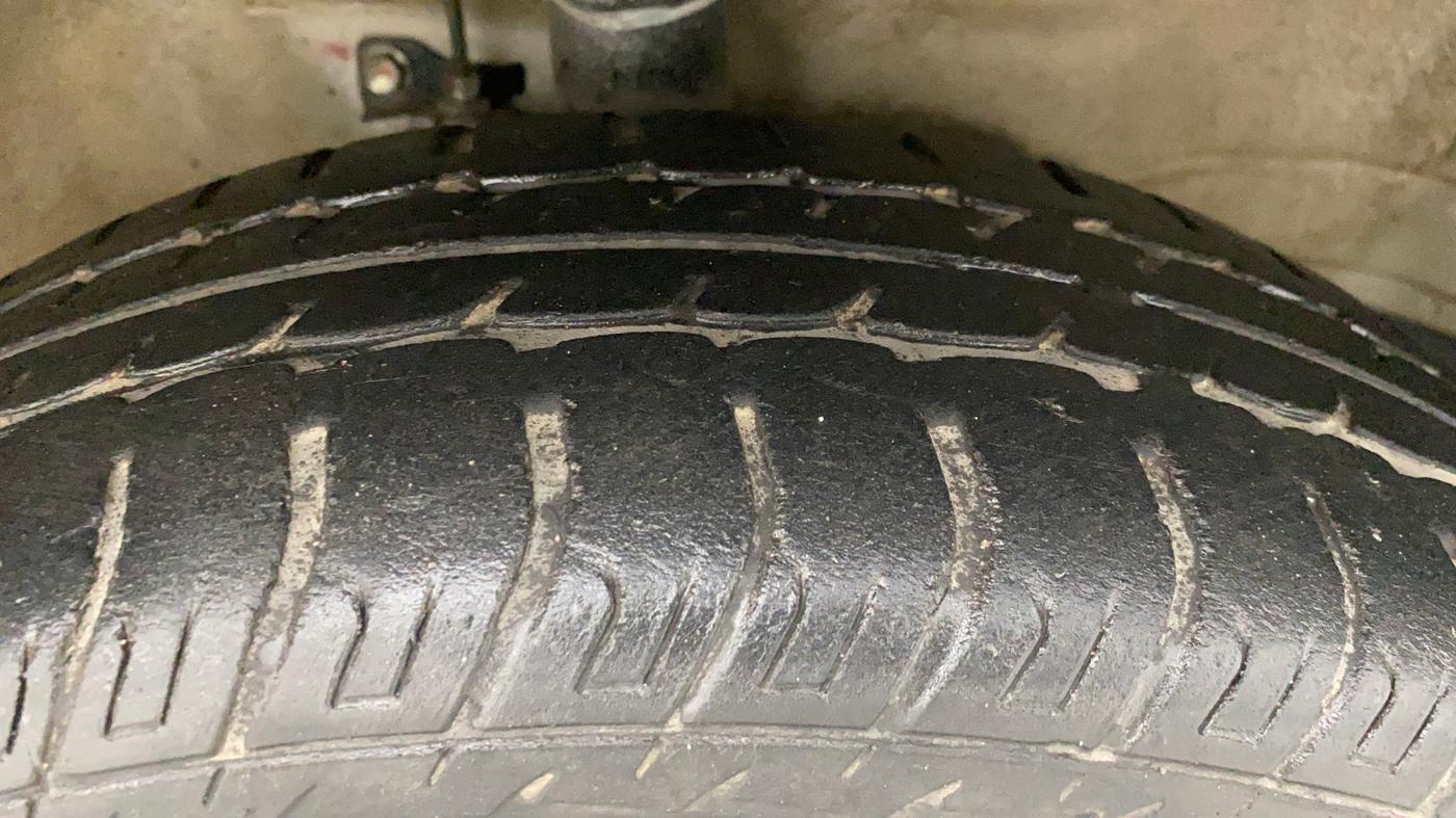2017 Maruti Wagon R 1.0 VXI AMT, Petrol, Automatic, 21,156 km, Right Front Tyre Tread
