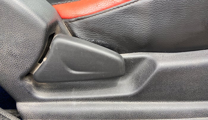 2019 Renault Kwid CLIMBER 1.0, Petrol, Manual, 77,241 km, Driver Side Adjustment Panel