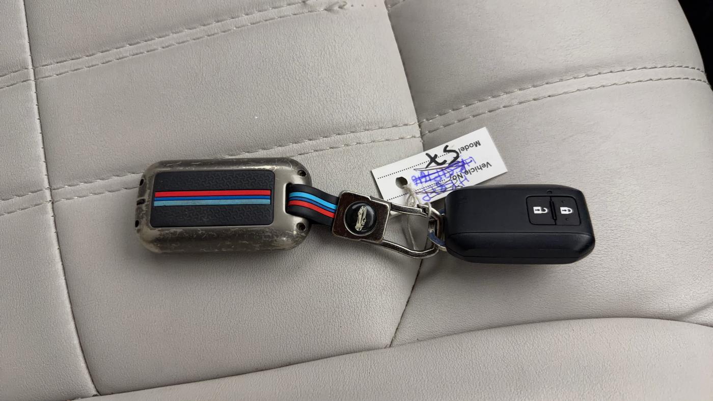 2024 Maruti Grand Vitara SIGMA SMART HYBRID, Petrol, Manual, 9,176 km, Key Close Up