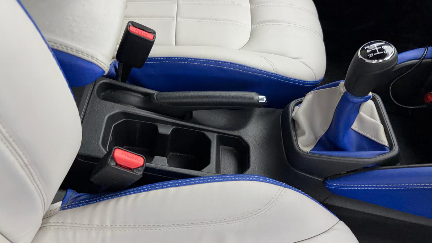 2024 Maruti Grand Vitara SIGMA SMART HYBRID, Petrol, Manual, 9,176 km, Gear Lever