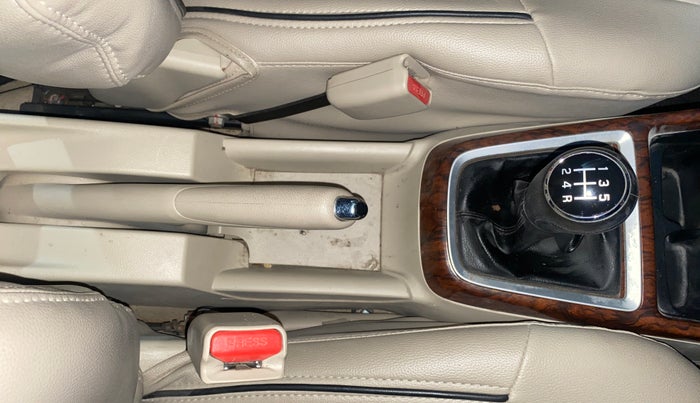 2018 Maruti Dzire VXI, Petrol, Manual, 32,318 km, Gear Lever