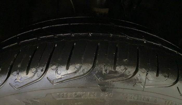 2022 Tata ALTROZ XZA, Petrol, Automatic, 16,291 km, Right Front Tyre Tread