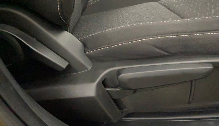 2022 Tata ALTROZ XZA, Petrol, Automatic, 16,291 km, Driver Side Adjustment Panel