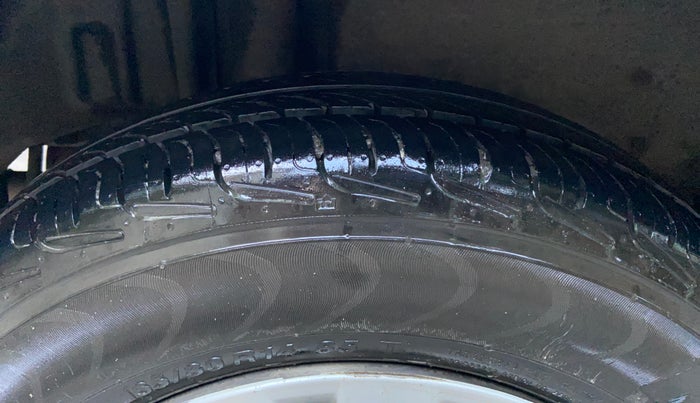 2013 Maruti Swift Dzire VXI, Petrol, Manual, 75,884 km, Right Rear Tyre Tread