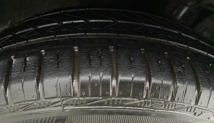 2017 Honda Amaze 1.2 S (O) MT I VTEC, Petrol, Manual, 27,862 km, Right Rear Tyre Tread