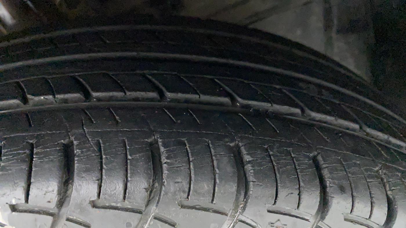 2017 Maruti Baleno DELTA PETROL 1.2, Petrol, Manual, 17,506 km, Right Rear Tyre Tread