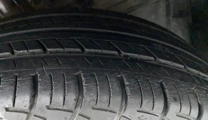 2017 Maruti Baleno DELTA PETROL 1.2, Petrol, Manual, 17,506 km, Right Rear Tyre Tread