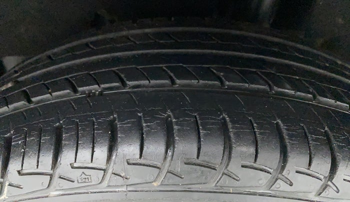 2017 Maruti Baleno DELTA PETROL 1.2, Petrol, Manual, 17,506 km, Left Rear Tyre Tread
