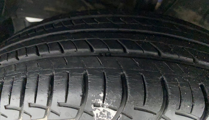 2017 Maruti Baleno DELTA PETROL 1.2, Petrol, Manual, 17,506 km, Left Front Tyre Tread