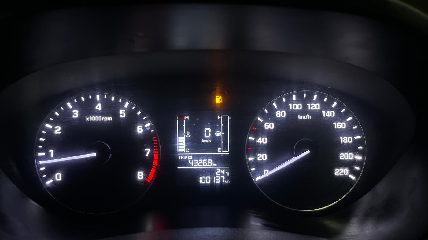 2017 Hyundai Elite i20 ASTA 1.2, Petrol, Manual, 1,00,112 km, Odometer Image