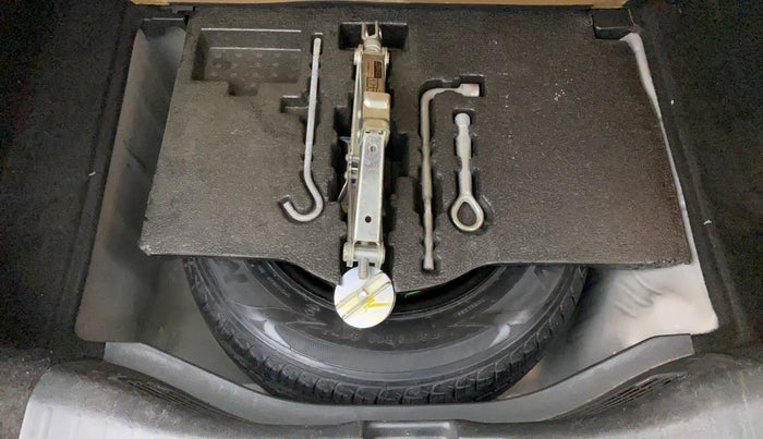2015 Honda Jazz 1.2L I-VTEC V, Petrol, Manual, 31,163 km, Dicky (Boot door) - Tool missing