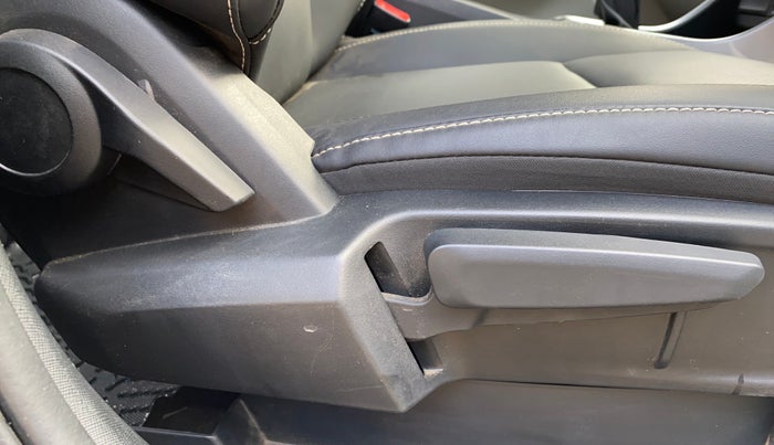 2023 Tata ALTROZ XZ PLUS PETROL, Petrol, Manual, 10,089 km, Driver Side Adjustment Panel