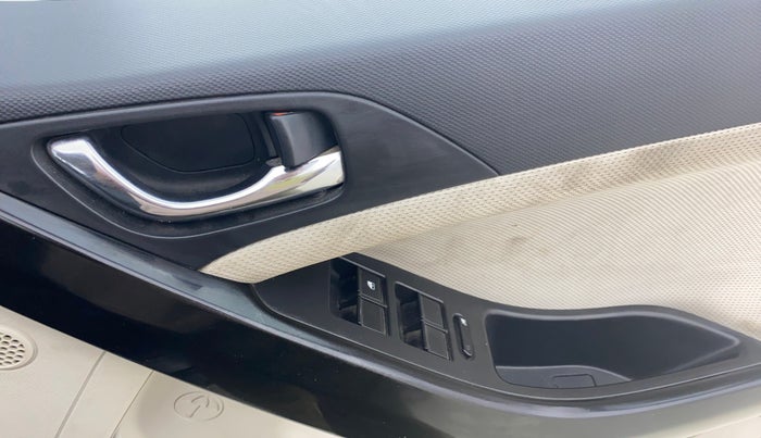 2022 Tata NEXON XZ PLUS PETROL, Petrol, Manual, 96,485 km, Driver Side Door Panels Control