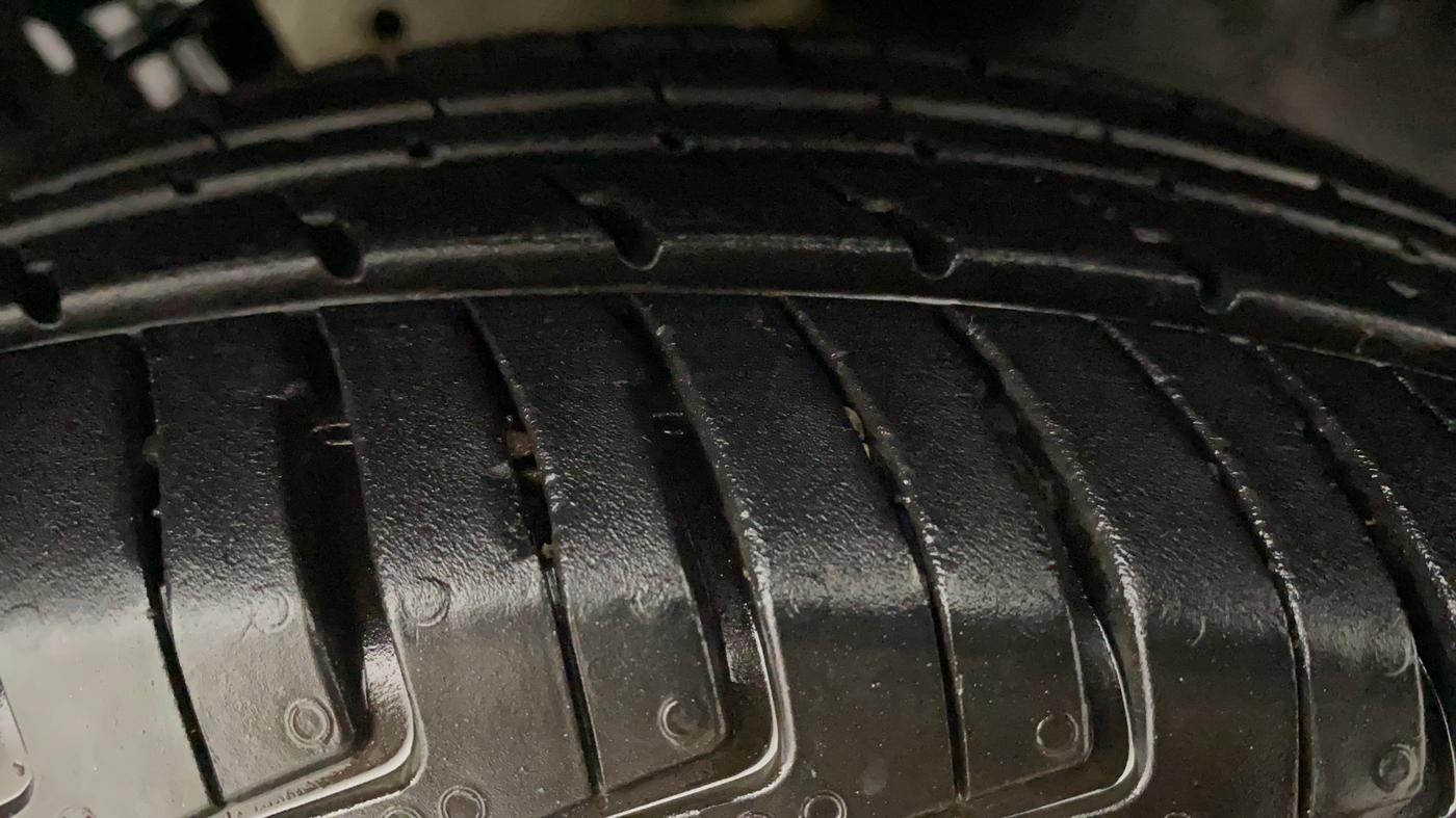 2016 Renault Kwid RXT 0.8, Petrol, Manual, 79,026 km, Right Front Tyre Tread