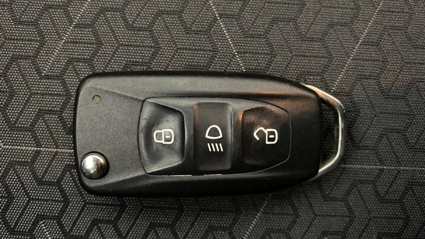 2024 Tata PUNCH ADVENTURE AMT, Petrol, Automatic, 11,890 km, Key Close Up