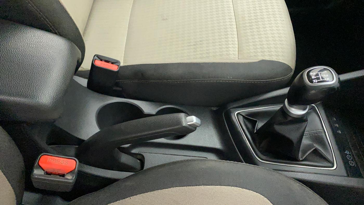 2019 Hyundai Elite i20 ASTA 1.2 (O), Petrol, Manual, 66,880 km, Gear Lever