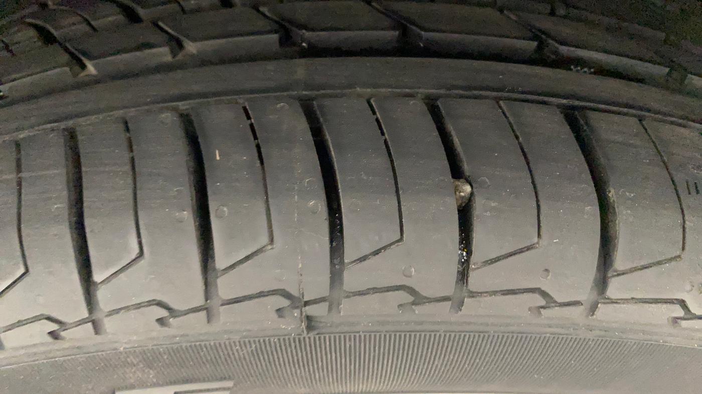 2019 Hyundai Elite i20 ASTA 1.2 (O), Petrol, Manual, 66,880 km, Left Front Tyre Tread