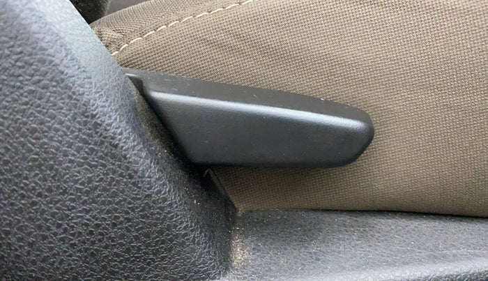 2018 Renault Duster 110 PS RXZ DIESEL, Diesel, Manual, 1,23,091 km, Driver Side Adjustment Panel