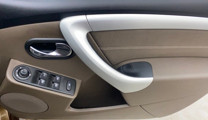 2018 Renault Duster 110 PS RXZ DIESEL, Diesel, Manual, 1,23,091 km, Driver Side Door Panels Control