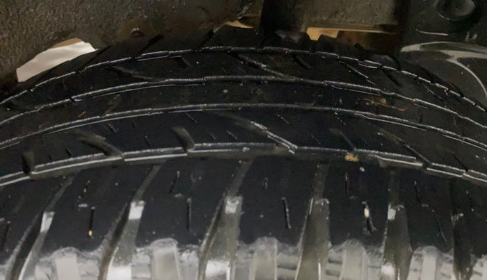 2018 Renault Duster 110 PS RXZ DIESEL, Diesel, Manual, 1,23,091 km, Left Rear Tyre Tread