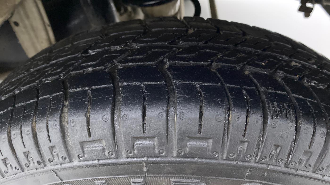 2016 Maruti Alto 800 LXI, Petrol, Manual, 46,087 km, Left Rear Tyre Tread