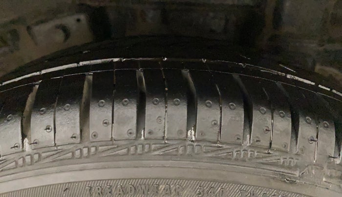 2013 Hyundai Eon MAGNA +, Petrol, Manual, 93,032 km, Left Rear Tyre Tread