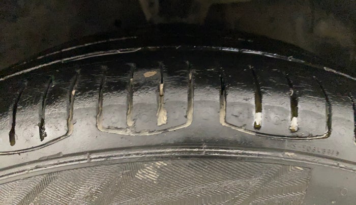 2013 Hyundai Eon MAGNA +, Petrol, Manual, 93,032 km, Right Front Tyre Tread