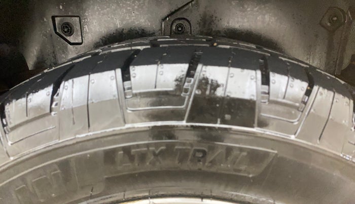 2020 Mahindra Thar LX D 4WD MT CONVERTIBLE, Diesel, Manual, 45,361 km, Left Rear Tyre Tread