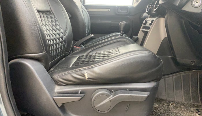 2020 Mahindra Thar LX D 4WD MT CONVERTIBLE, Diesel, Manual, 45,361 km, Driver Side Adjustment Panel