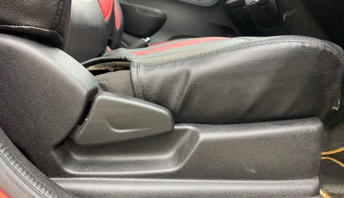 2018 Renault Kwid RXT 1.0 AMT, Petrol, Automatic, 51,234 km, Driver Side Adjustment Panel