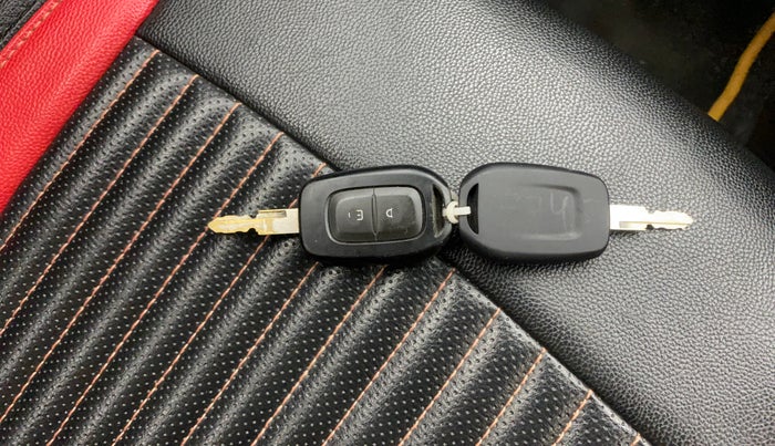 2018 Renault Kwid RXT 1.0 AMT, Petrol, Automatic, 51,234 km, Key Close Up
