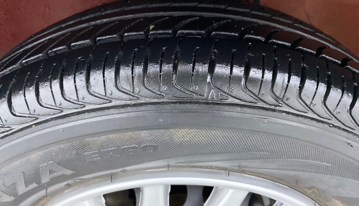 2013 Maruti Alto 800 LXI, Petrol, Manual, 3,904 km, Left Front Tyre Tread