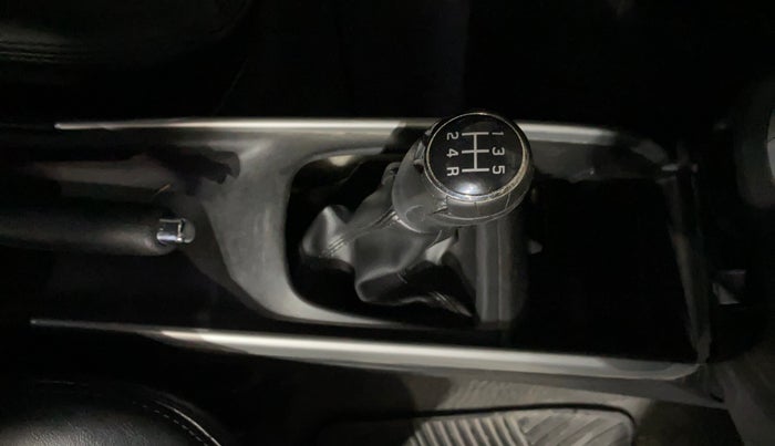 2018 Maruti Baleno DELTA PETROL 1.2, Petrol, Manual, 40,807 km, Gear Lever