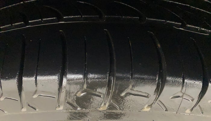 2018 Hyundai Verna 1.6 EX VTVT AT, Petrol, Automatic, 79,682 km, Left Front Tyre Tread