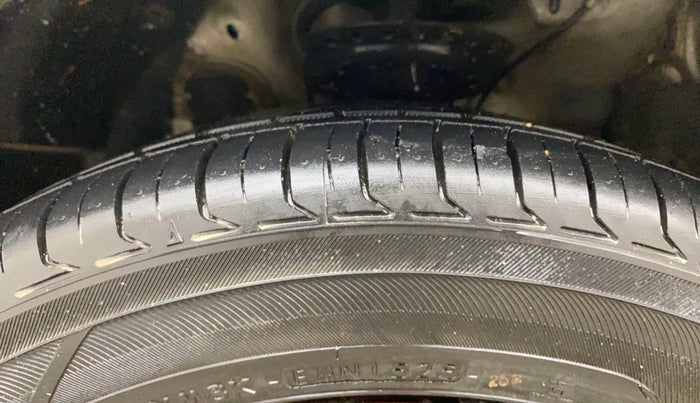 2017 Hyundai Elite i20 ASTA 1.4 CRDI, Diesel, Manual, 68,595 km, Left Front Tyre Tread