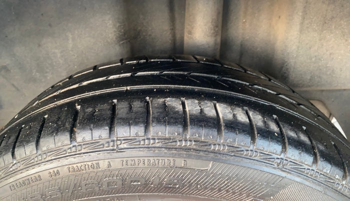 2017 Skoda Rapid AMBITION 1.5 TDI, Diesel, Manual, 1,21,653 km, Left Rear Tyre Tread