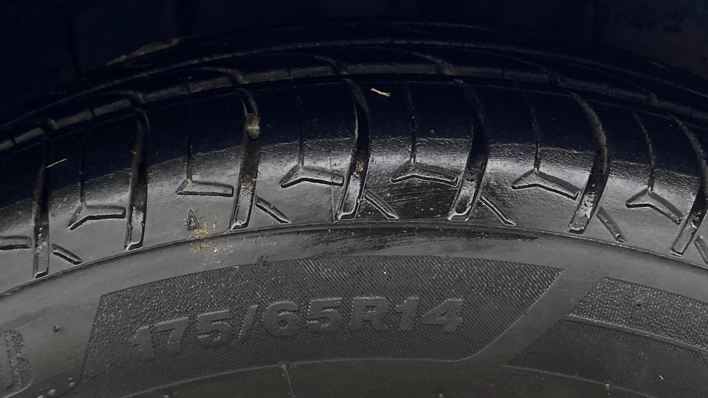 2020 Tata Tiago XZ PETROL, Petrol, Manual, 31,598 km, Right Front Tyre Tread