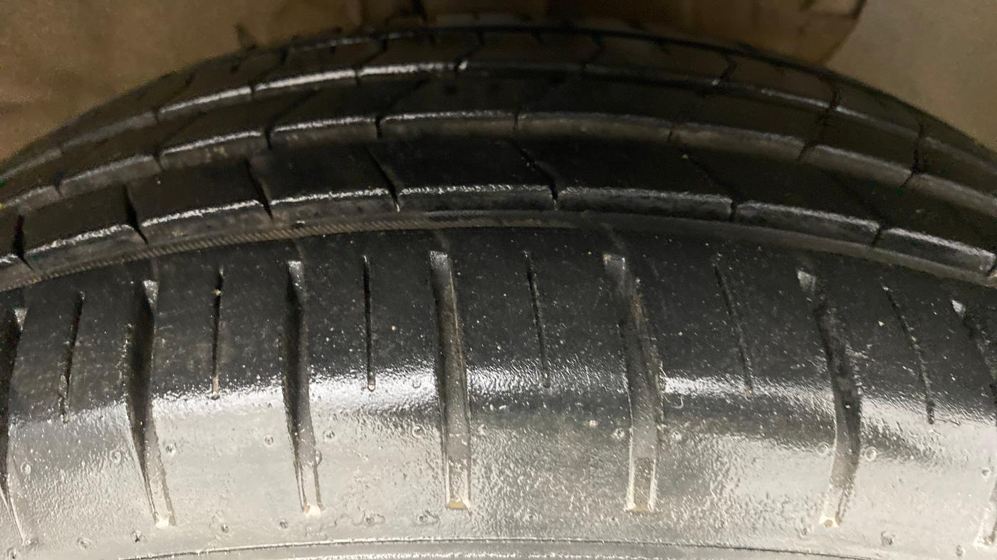 2017 Hyundai Verna 1.6 CRDI SX + AT, Diesel, Automatic, 91,968 km, Right Front Tyre Tread