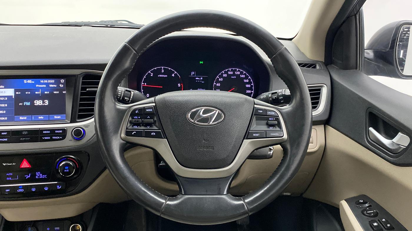 2017 Hyundai Verna 1.6 CRDI SX + AT, Diesel, Automatic, 91,968 km, Steering Wheel Close Up