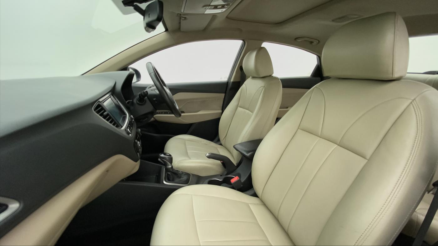 2017 Hyundai Verna 1.6 CRDI SX + AT, Diesel, Automatic, 91,968 km, Right Side Front Door Cabin